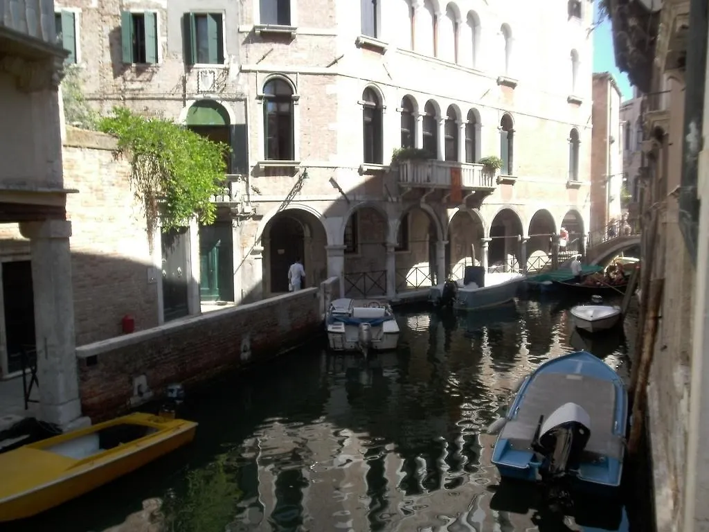 Venice Star Guest House 2*,  Italy